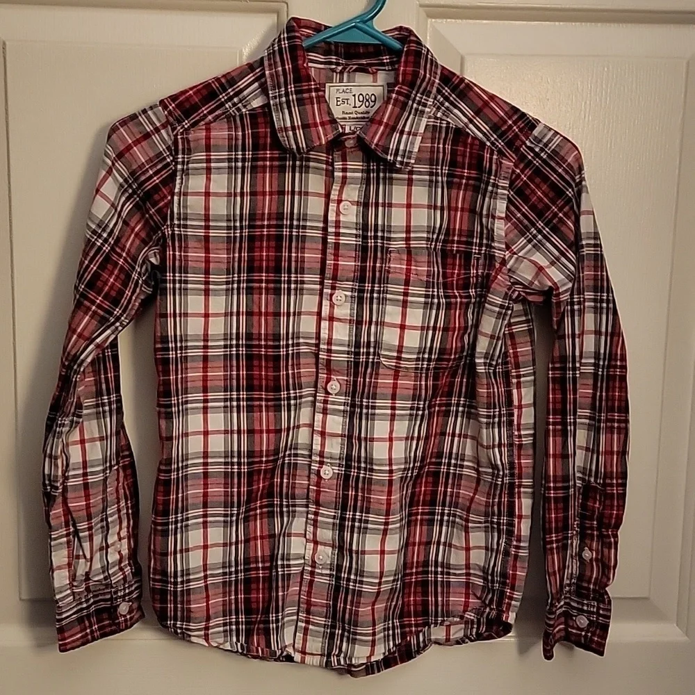 Childrens Place long sleeved, red plaid, buttondown shirt. LG(10-12)